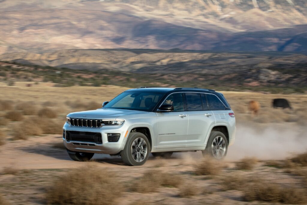 Does Jeep Grand Cherokee Hold Its Value: Expert Analysis